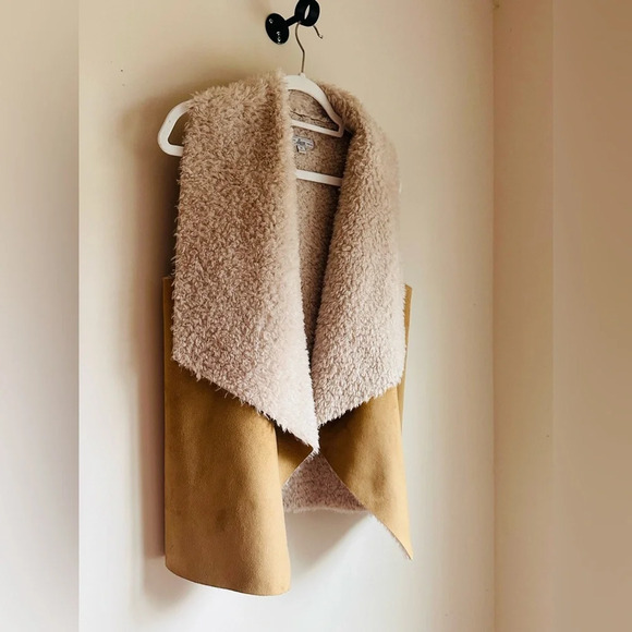 Bass Faux Suede & Sherpa Vest - Size M - Picture 3 of 10